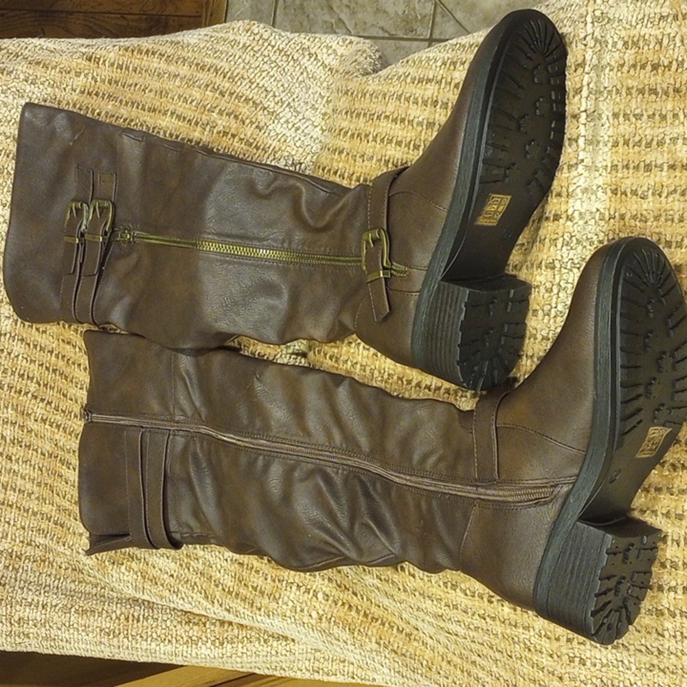 LDS 5 Dream Pairs Faux Leather Brown Knee High Boots NWOT